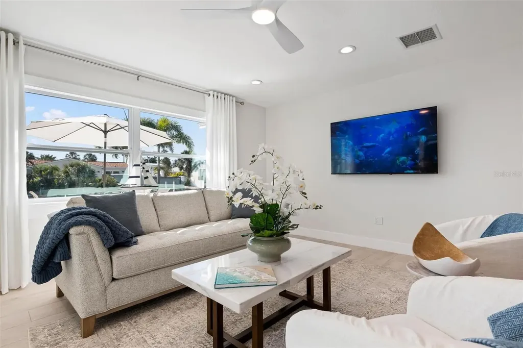 616 Foxworth Lane Holmes Beach FL 34217