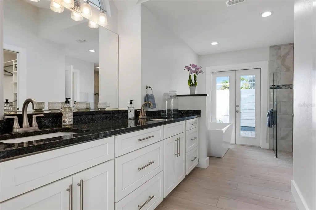 616 Foxworth Lane Holmes Beach FL 34217