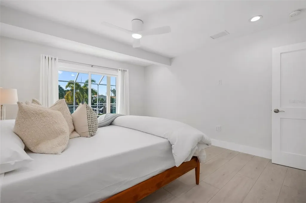 616 Foxworth Lane Holmes Beach FL 34217