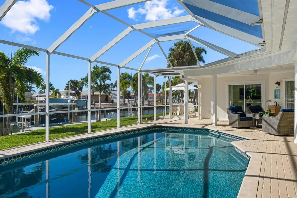 616 Foxworth Lane Holmes Beach FL 34217