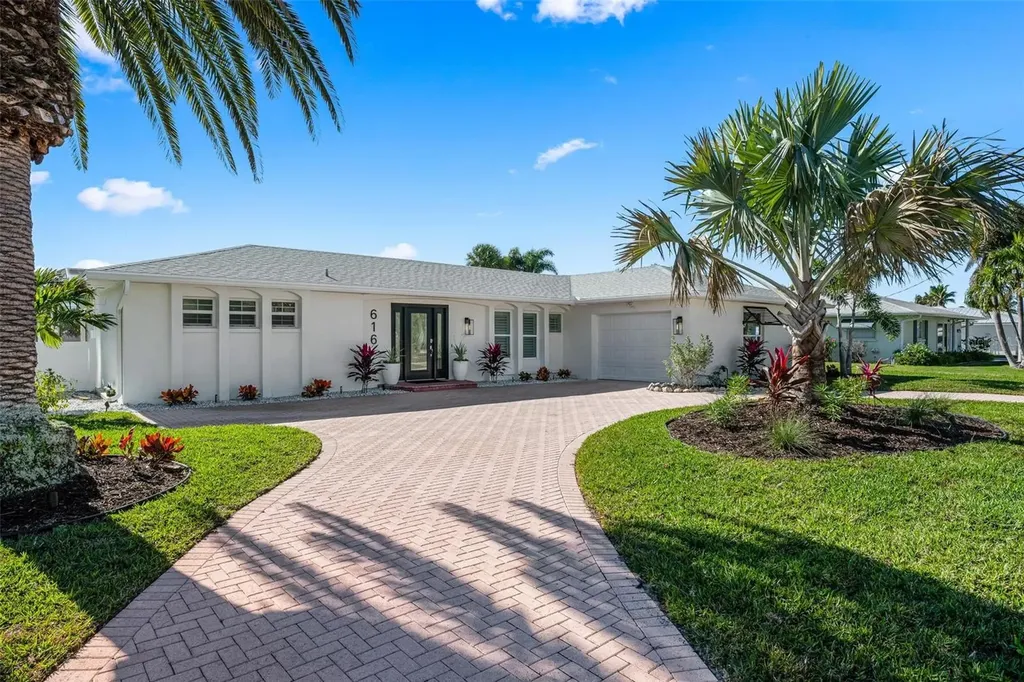 616 Foxworth Lane Holmes Beach FL 34217