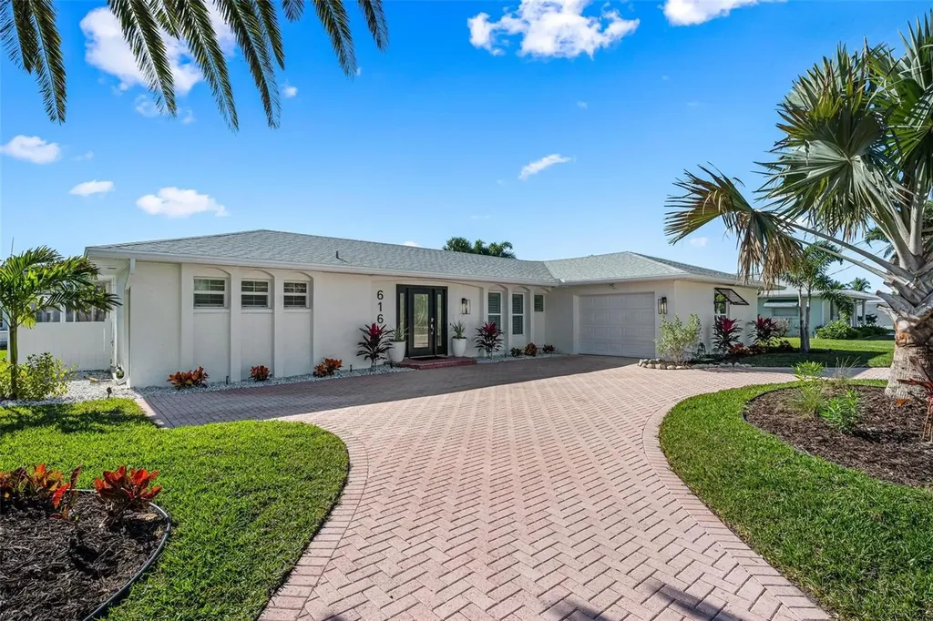 616 Foxworth Lane Holmes Beach FL 34217