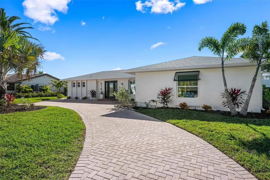 616 Foxworth Lane Holmes Beach FL 34217