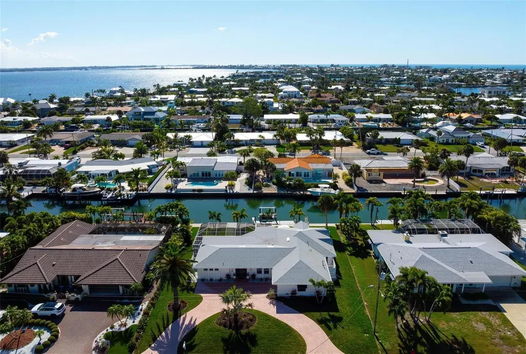 616 Foxworth Lane Holmes Beach FL 34217