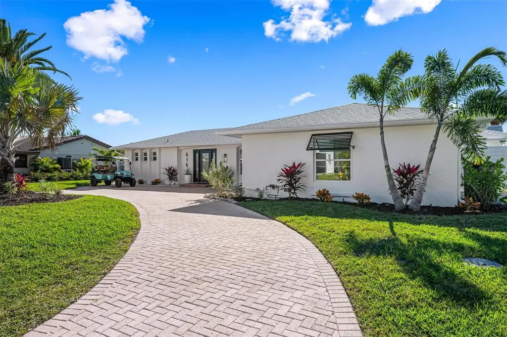 616 Foxworth Lane Holmes Beach FL 34217
