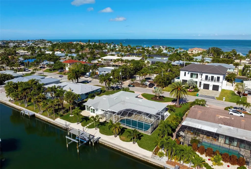616 Foxworth Lane Holmes Beach FL 34217