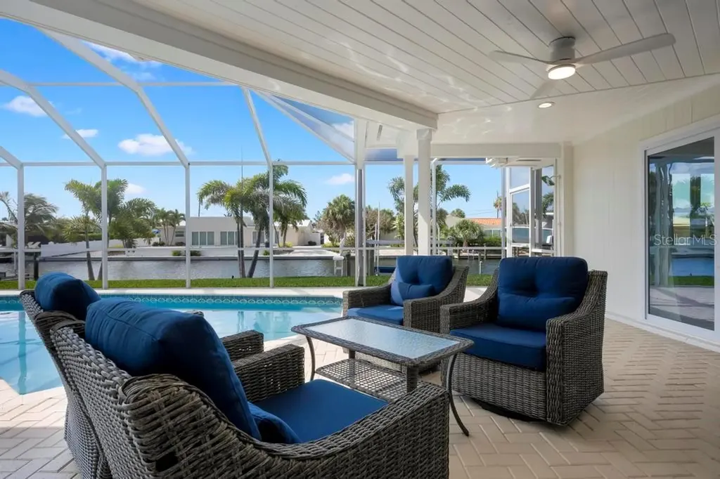 616 Foxworth Lane Holmes Beach FL 34217
