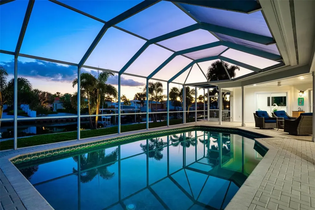 616 Foxworth Lane Holmes Beach FL 34217