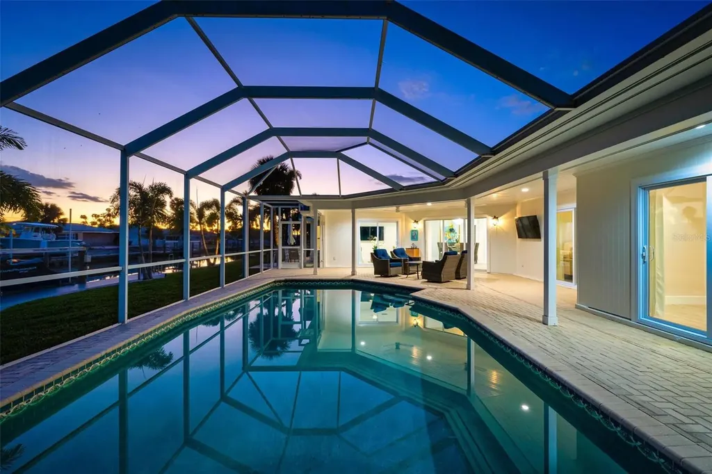 616 Foxworth Lane Holmes Beach FL 34217
