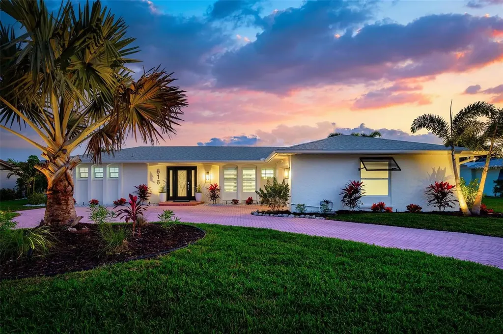 616 Foxworth Lane Holmes Beach FL 34217