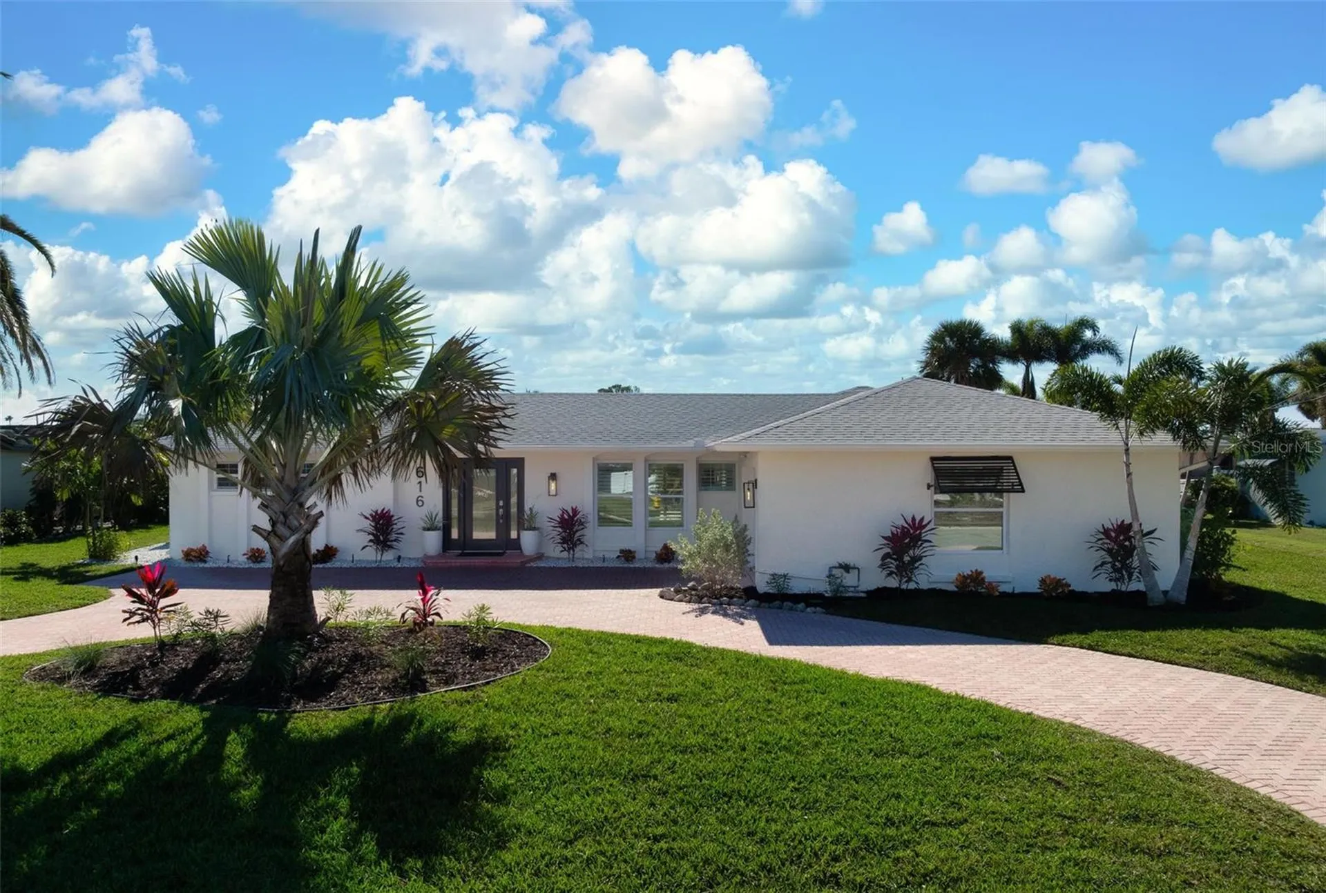 616 Foxworth Lane Holmes Beach FL 34217