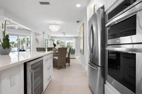 616 Foxworth Lane Holmes Beach FL 34217