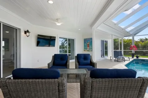 616 Foxworth Lane Holmes Beach FL 34217
