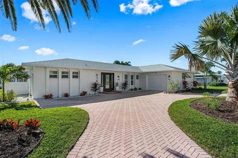 616 Foxworth Lane Holmes Beach FL 34217