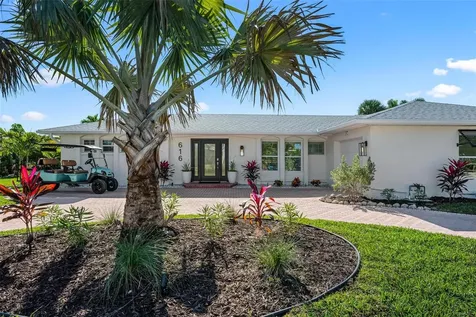 616 Foxworth Lane Holmes Beach FL 34217