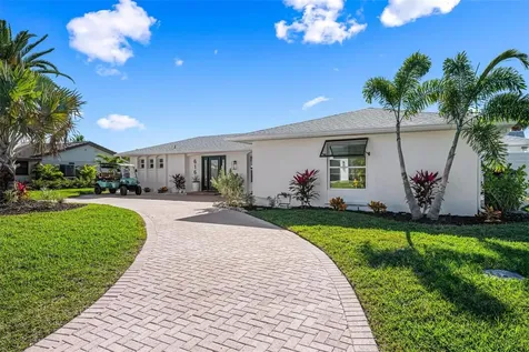 616 Foxworth Lane Holmes Beach FL 34217