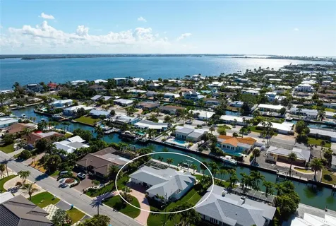 616 Foxworth Lane Holmes Beach FL 34217