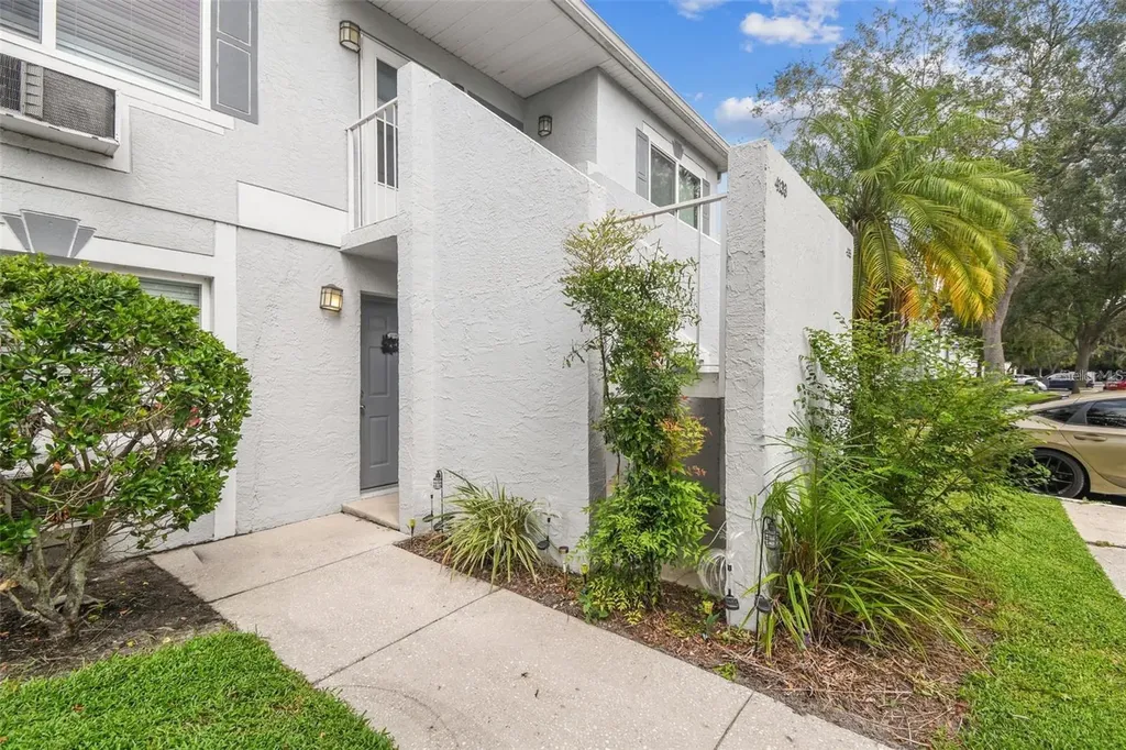 4133 Dolphin Drive Tampa FL 33617