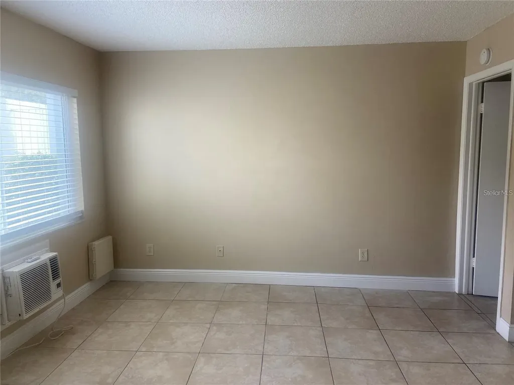 4133 Dolphin Drive Tampa FL 33617