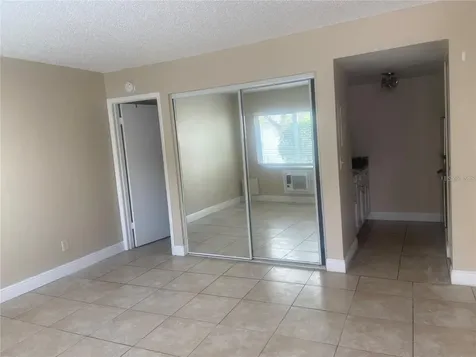 4133 Dolphin Drive Tampa FL 33617