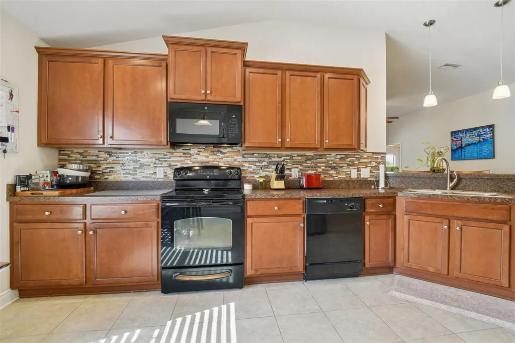 14342 Edinburgh Moor Drive Wimauma FL 33598