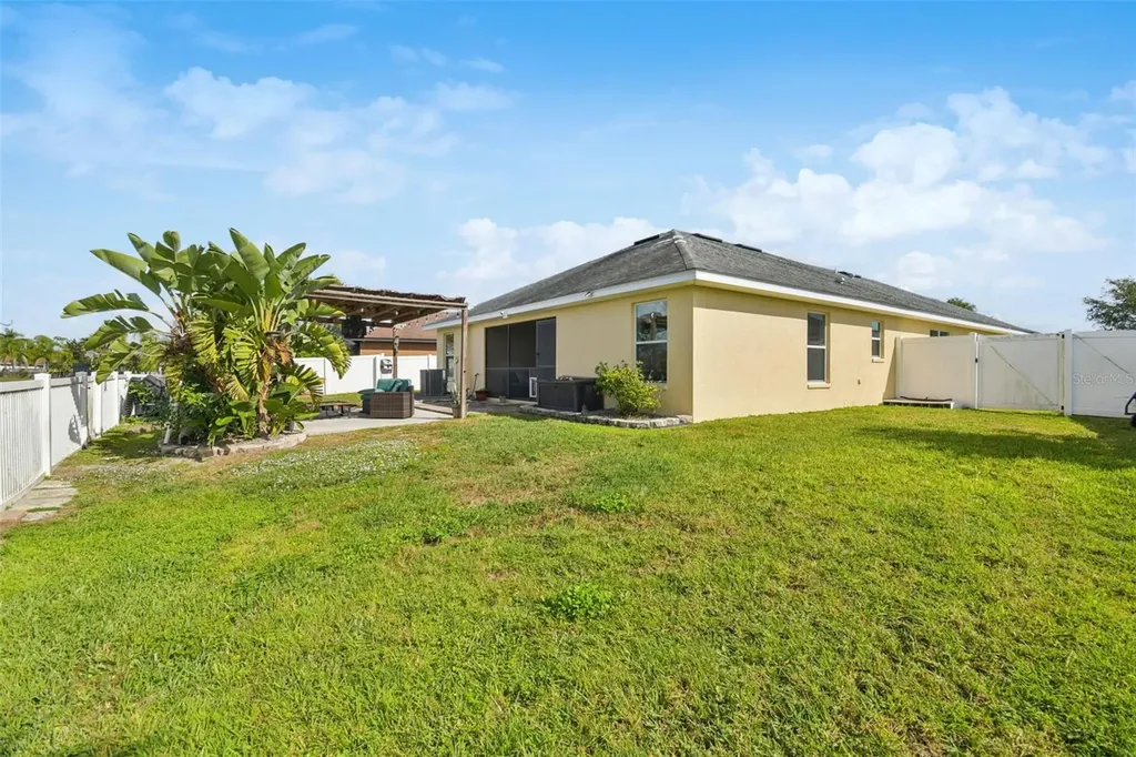 14342 Edinburgh Moor Drive Wimauma FL 33598