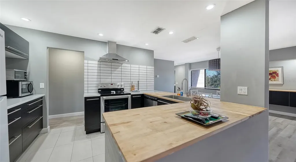 2746 Orchid Oaks Drive Sarasota FL 34239