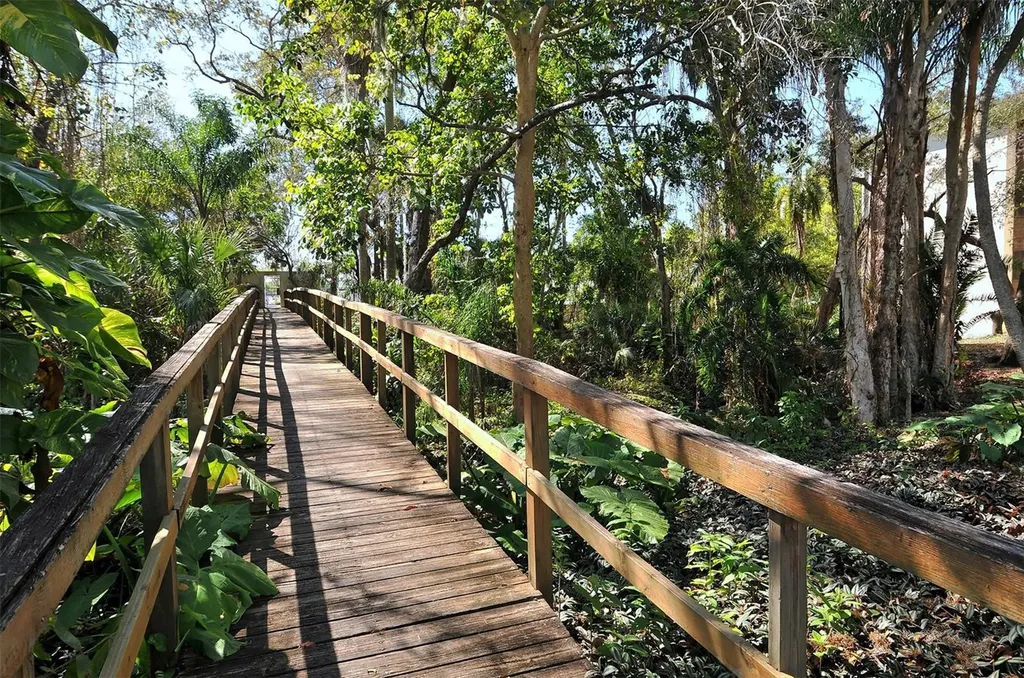 2746 Orchid Oaks Drive Sarasota FL 34239