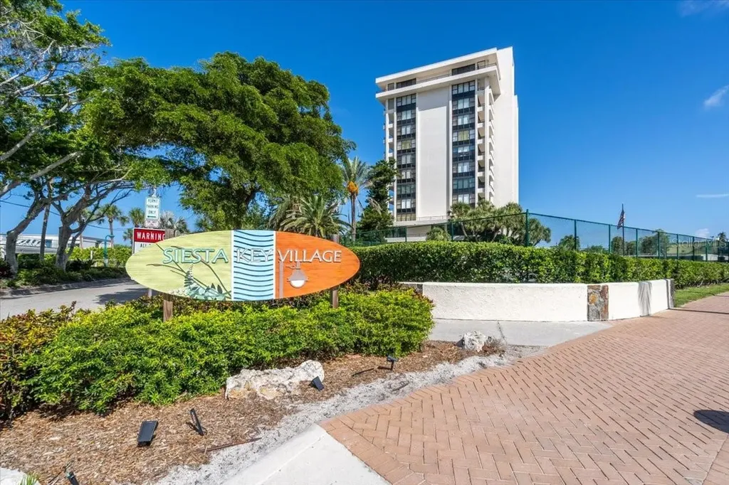 3205 Golden Eagle Lane Sarasota FL 34231