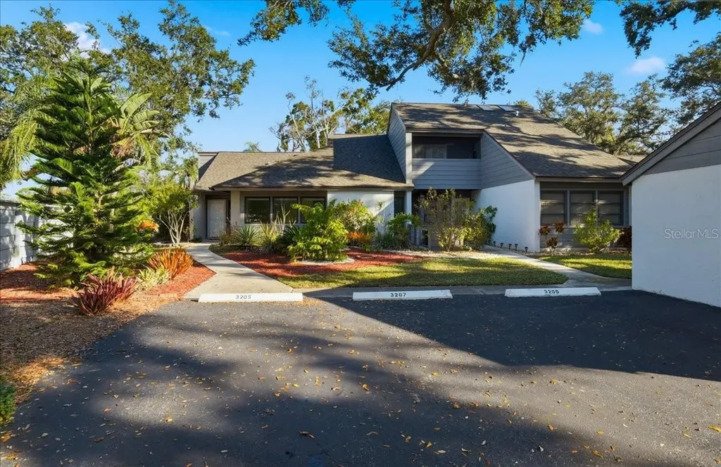 3205 Golden Eagle Lane Sarasota FL 34231