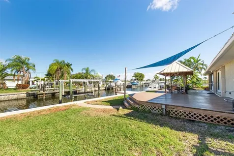9453 Treasure Lane NE St Petersburg FL 33702