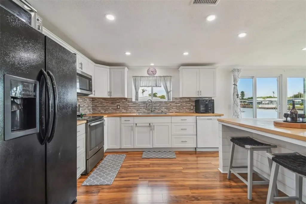 10232 Paradise Drive Largo FL 33773