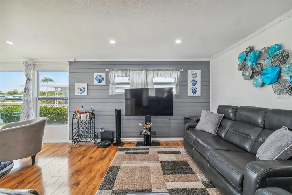 10232 Paradise Drive Largo FL 33773