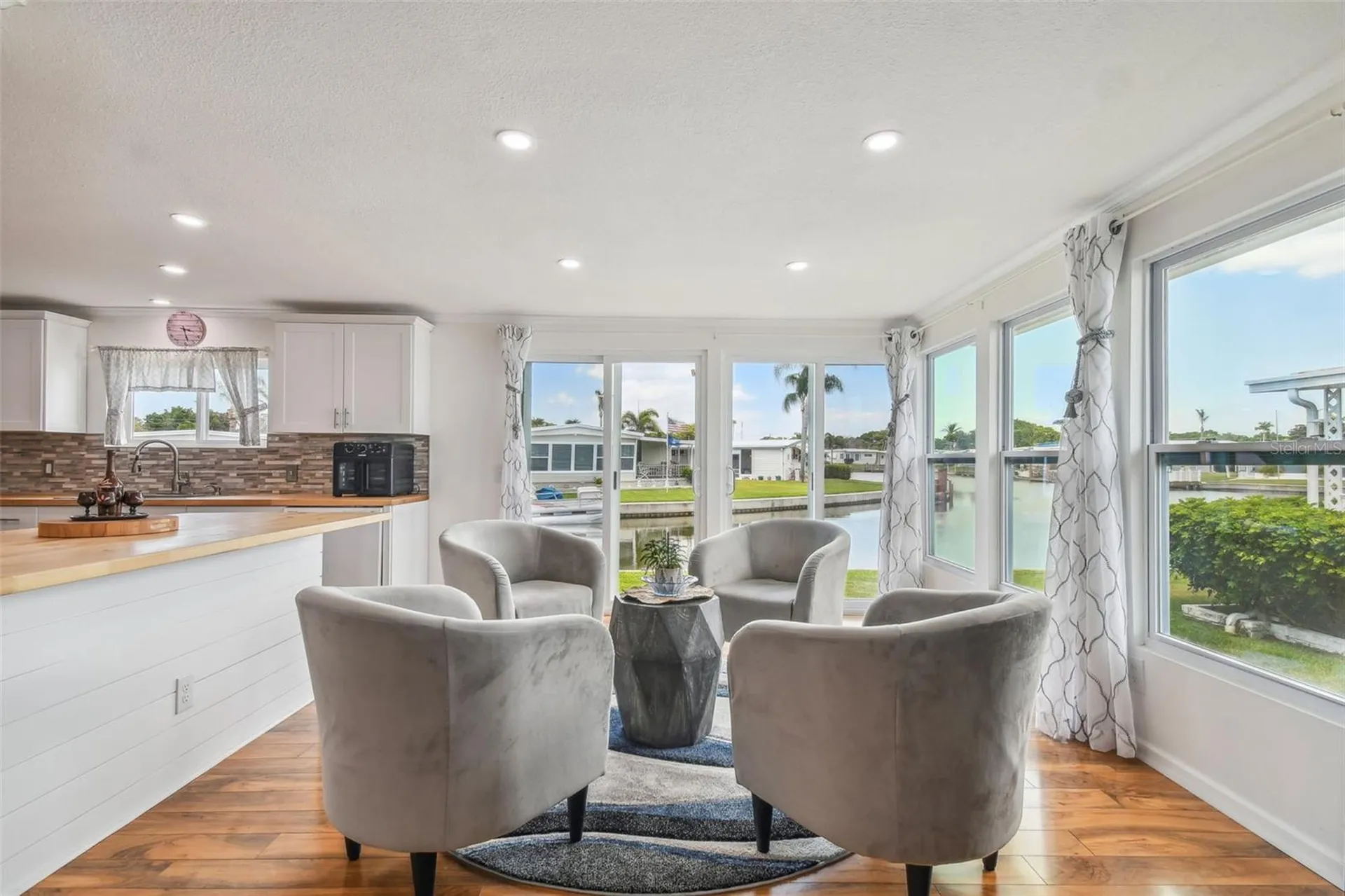 10232 Paradise Drive Largo FL 33773