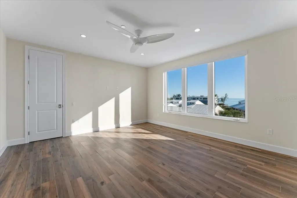 2708 N Beach Road Englewood FL 34223