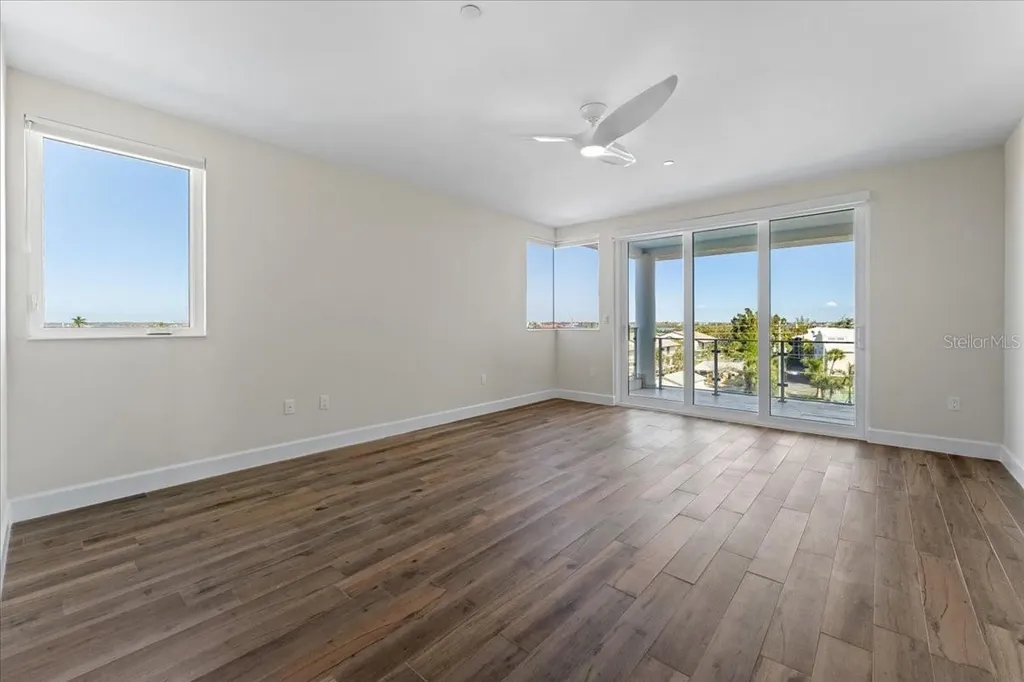 2708 N Beach Road Englewood FL 34223