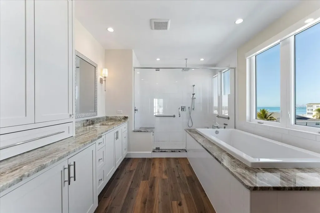 2708 N Beach Road Englewood FL 34223