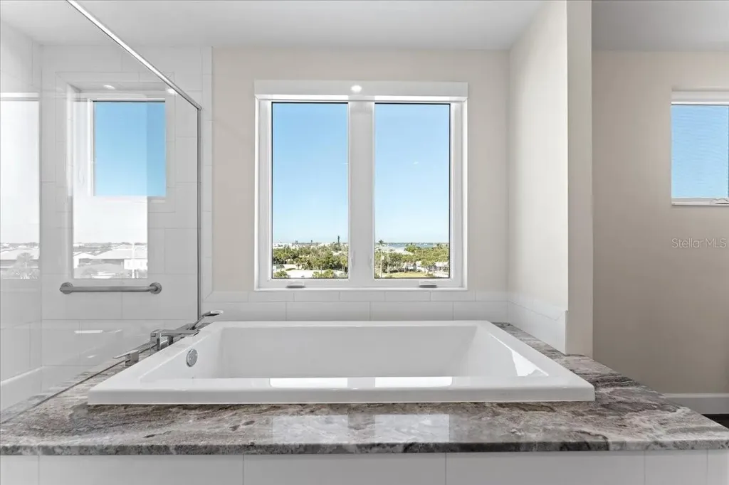 2708 N Beach Road Englewood FL 34223