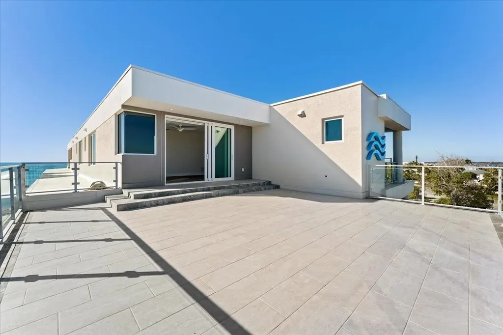 2708 N Beach Road Englewood FL 34223