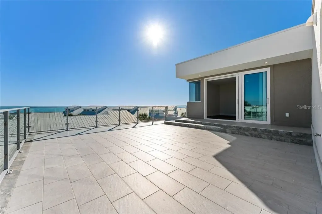 2708 N Beach Road Englewood FL 34223