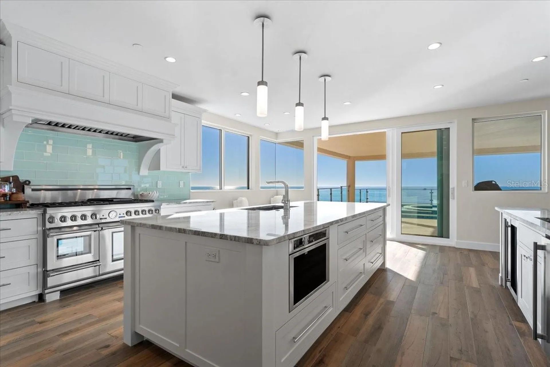 2708 N Beach Road Englewood FL 34223
