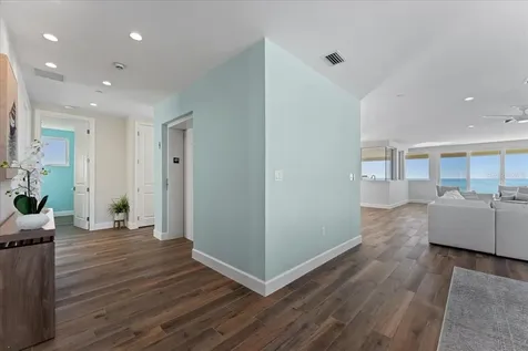 2708 N Beach Road Englewood FL 34223