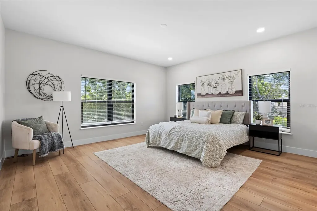 4308 W Gray Street Tampa FL 33609