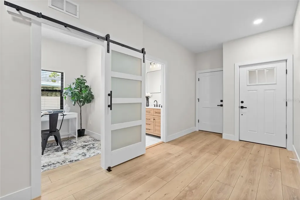 4308 W Gray Street Tampa FL 33609