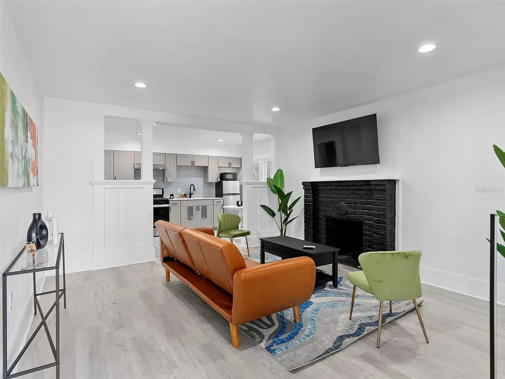412 E Harwood Street Orlando FL 32803