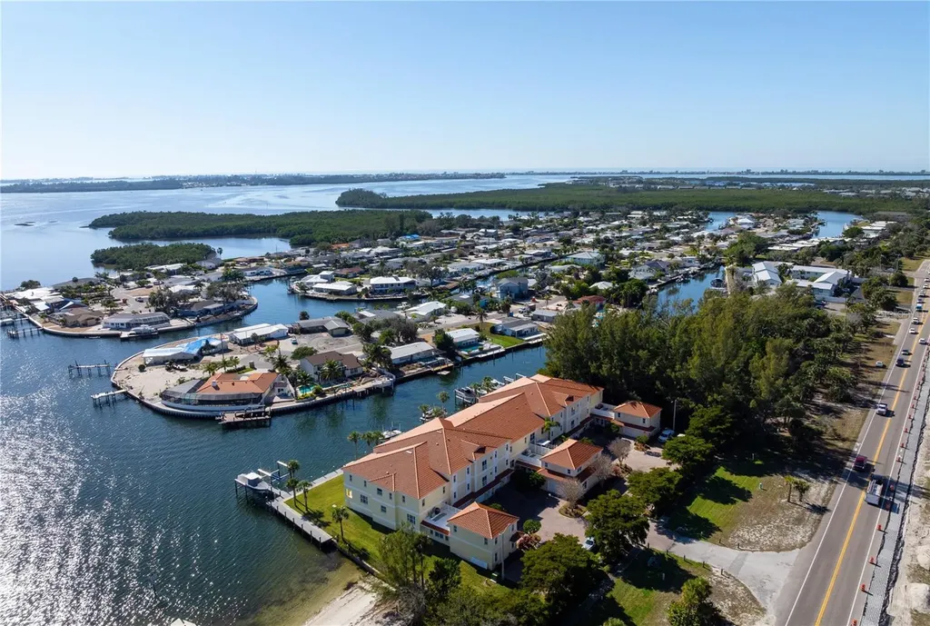 9923 Manatee Avenue W Bradenton FL 34209