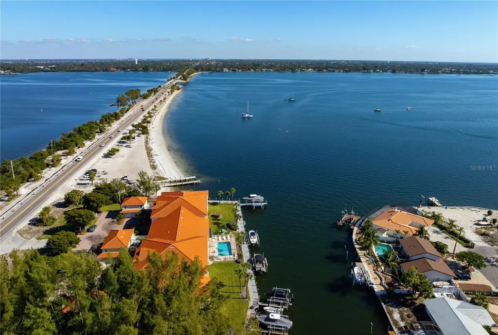 9923 Manatee Avenue W Bradenton FL 34209