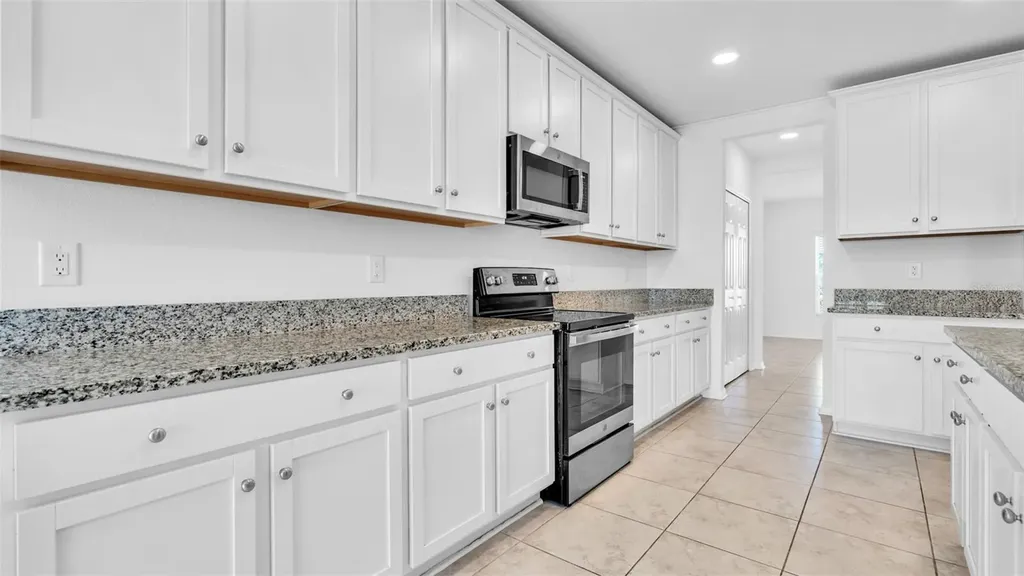 12264 Hilltop Farms Drive Dade City FL 33525