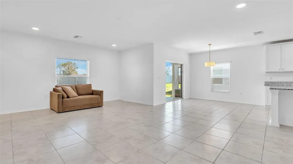 12264 Hilltop Farms Drive Dade City FL 33525