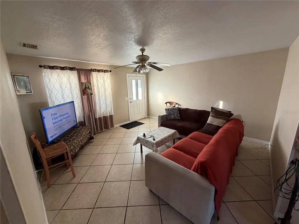 327 Salina Drive Altamonte Springs FL 32701